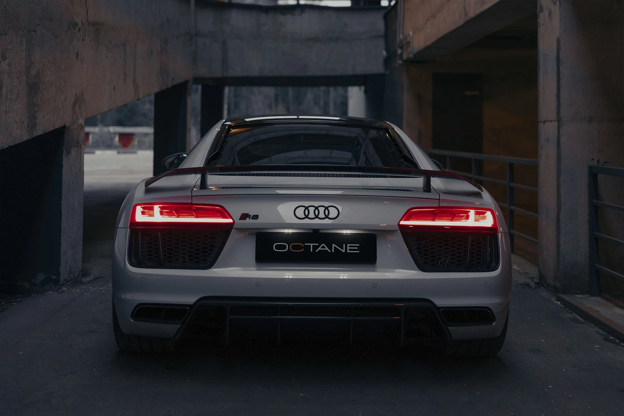 audo-r8-3
