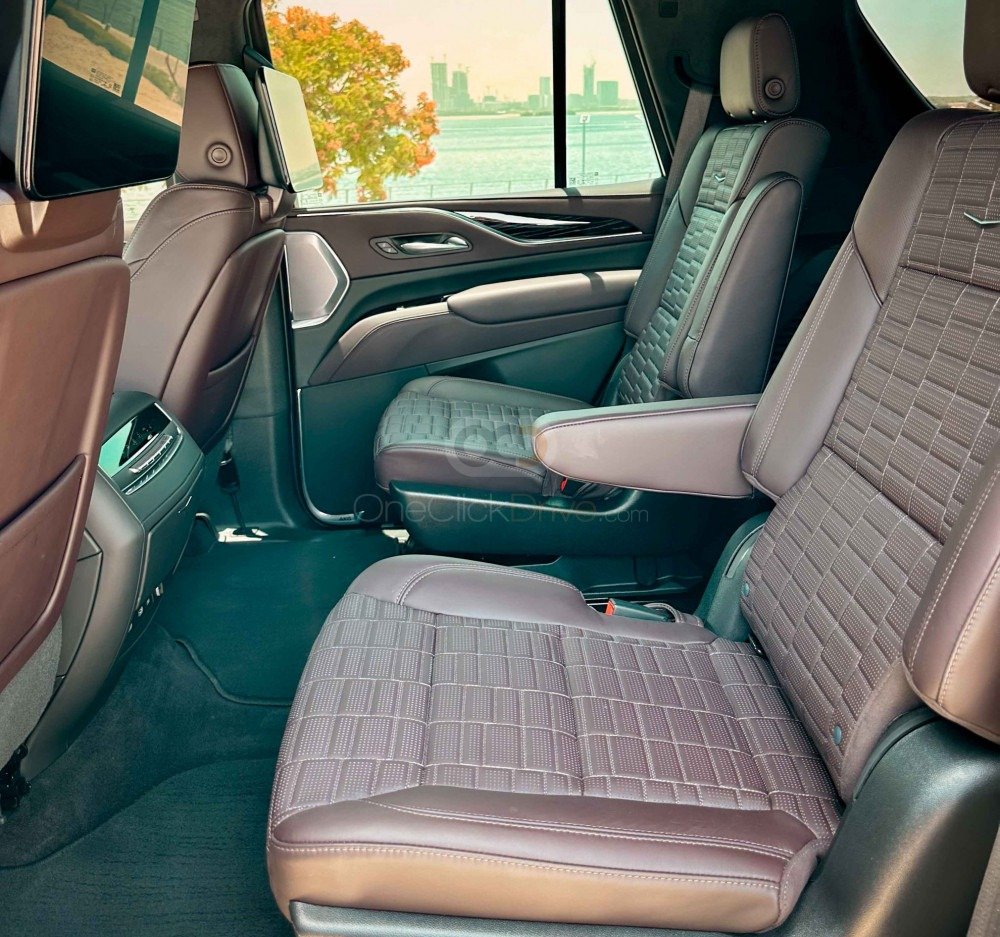 imgi_284_Cadillac-Escalade-V-Series-2023_18506_12346781777-1_18506__small