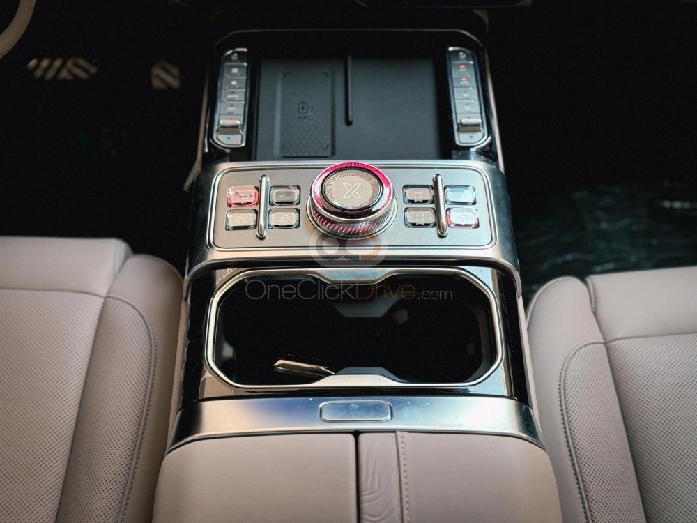 imgi_300_Jetour-G700-2025_43567_37861863556-7_small